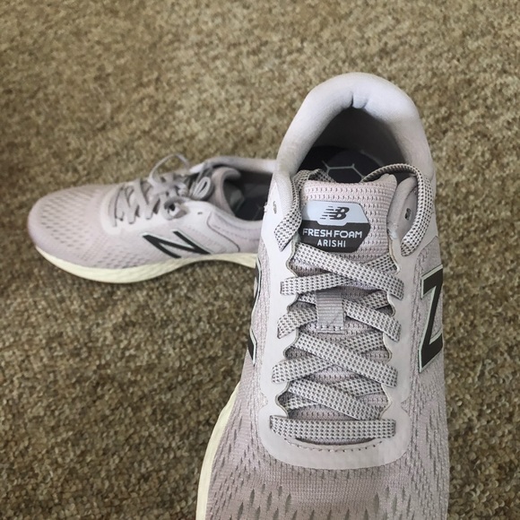 New Balance - Picture 5 of 9